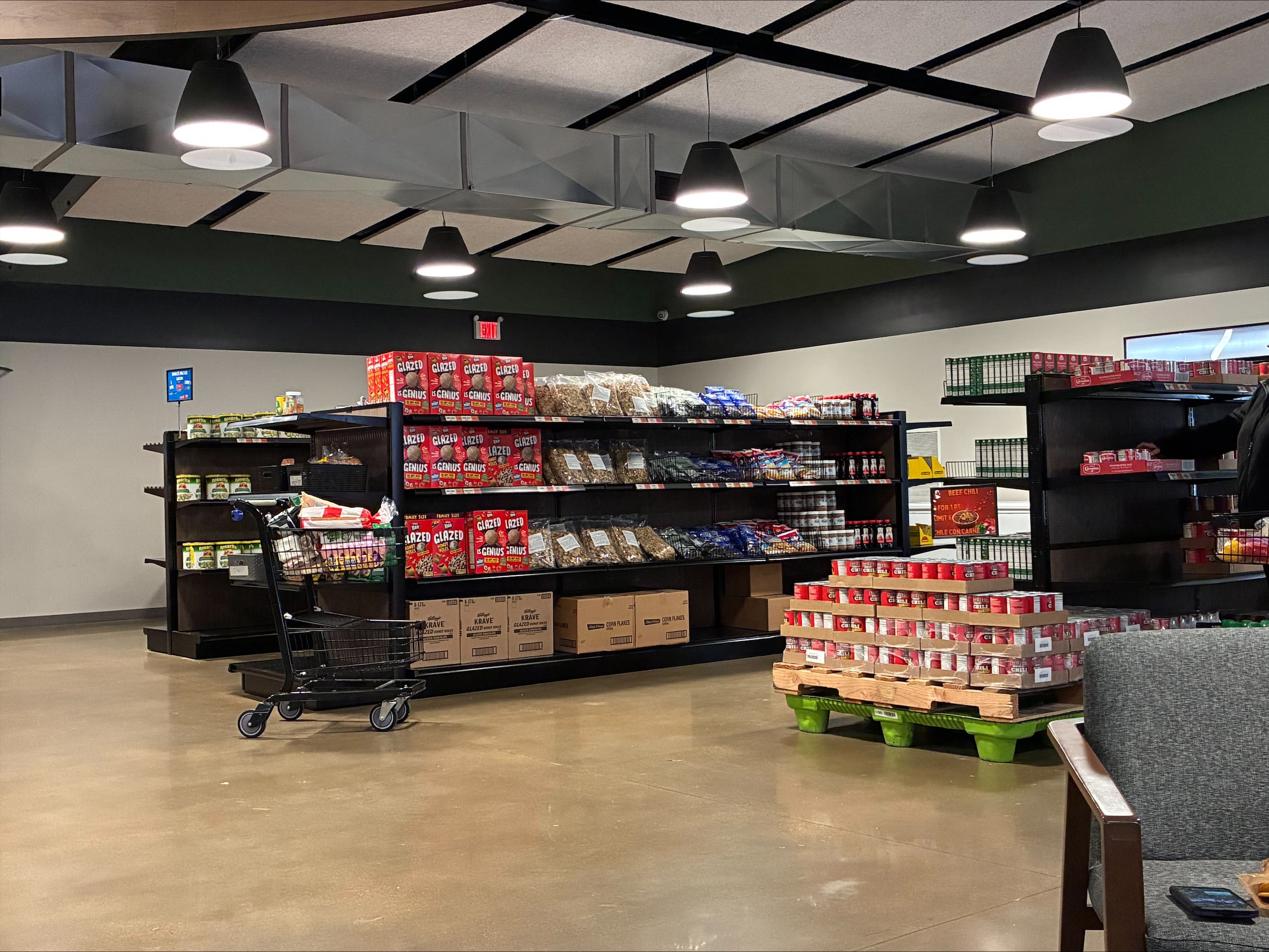 Northeast Kansas Food Pantries See Surge in Demand Amidst Rising Costs