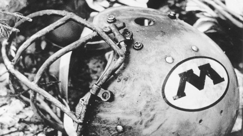 Wichita State, Marshall meet 48 years after plane crashes Wichita State, Marshall meet 48 years after plane crashes
