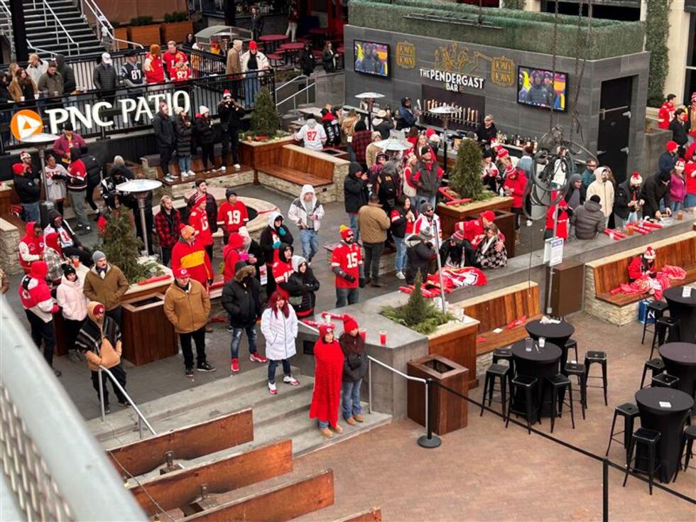 Chiefs fans packed in at Power and Light despite the freezing cold