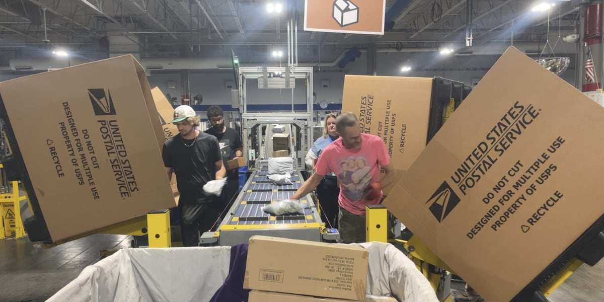 USPS gives behind-the-scenes look at holiday shipping
