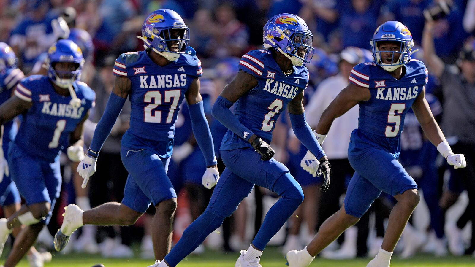 Bryce Foster announces return, Cobee Bryant declares for NFL Draft