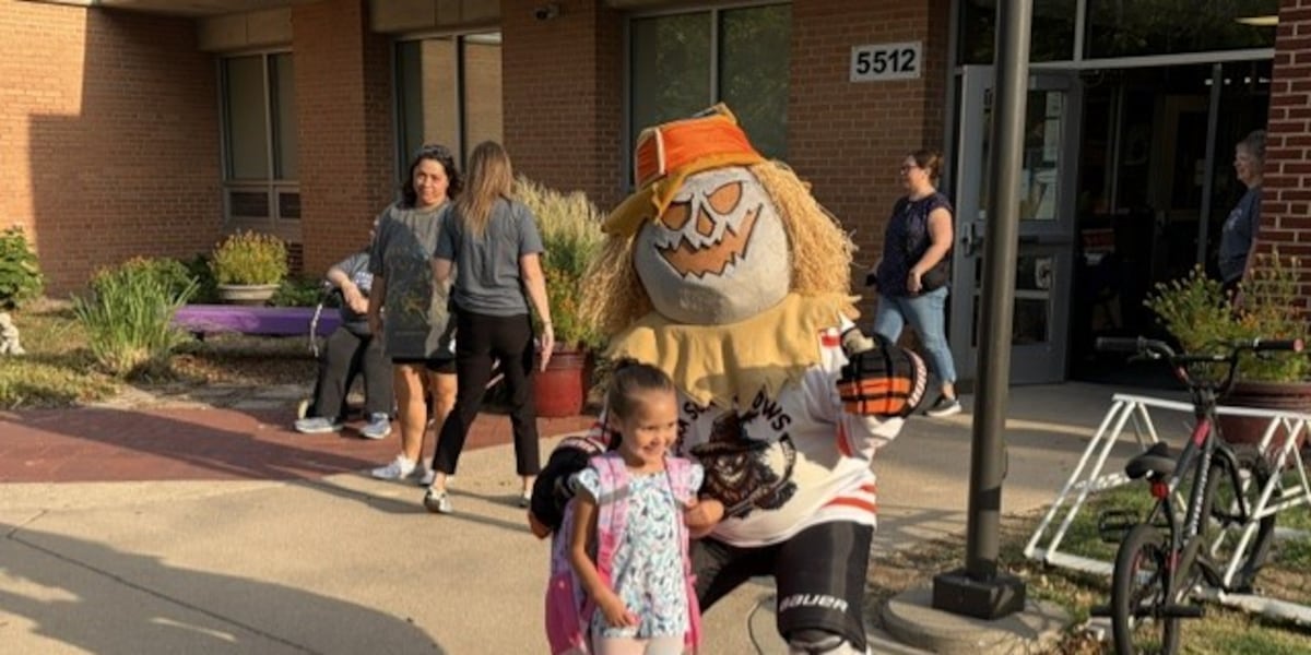 Topeka mascot welcomes elementary students on their first day of school